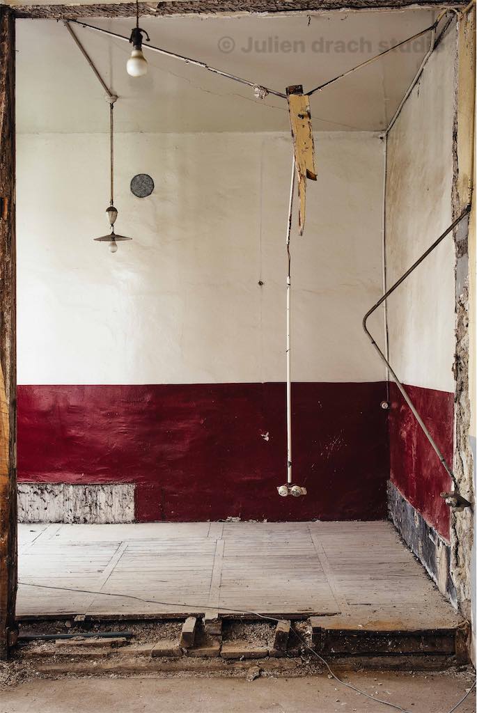 CONSTRUCTION 28